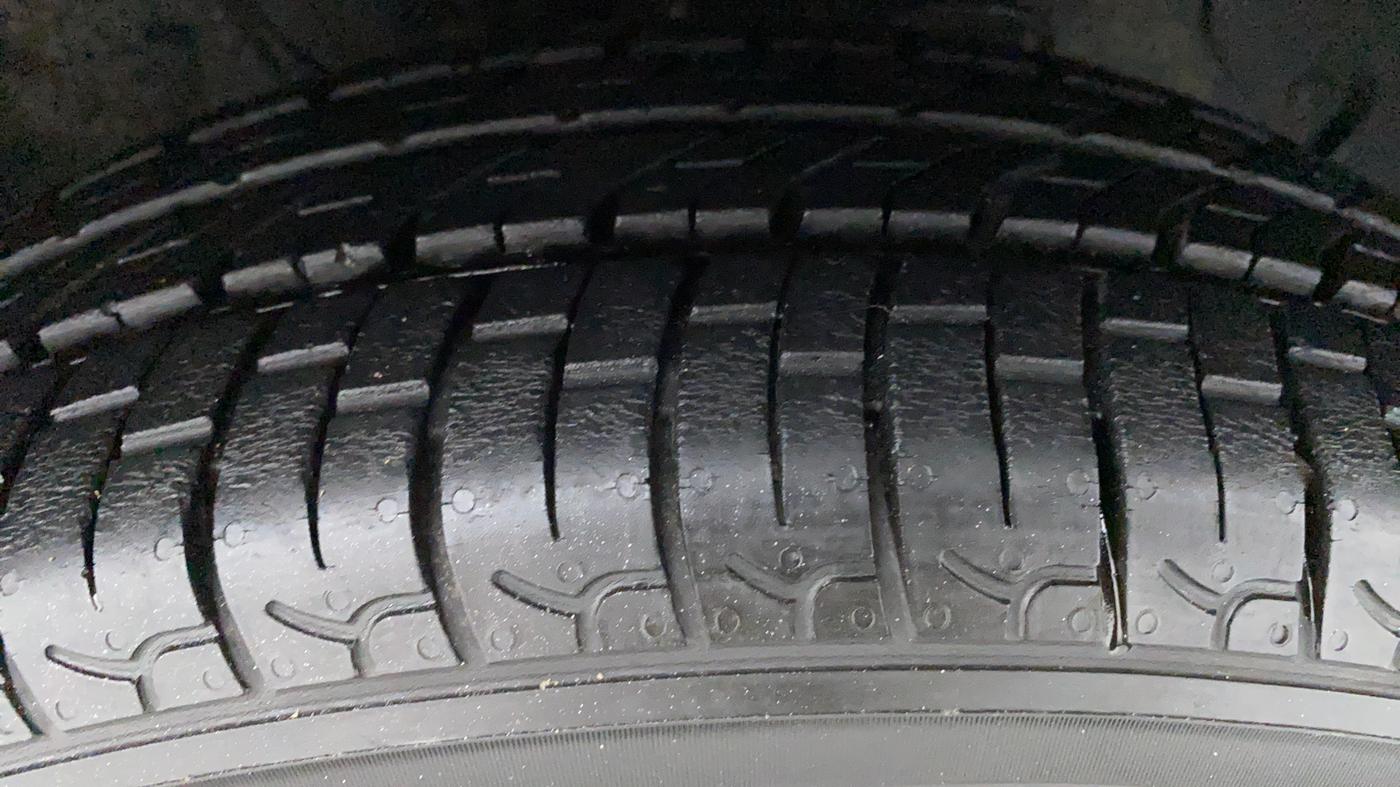 2018 Hyundai NEW SANTRO SPORTZ 1.1, Petrol, Manual, 15,643 km, Right Front Tyre Tread