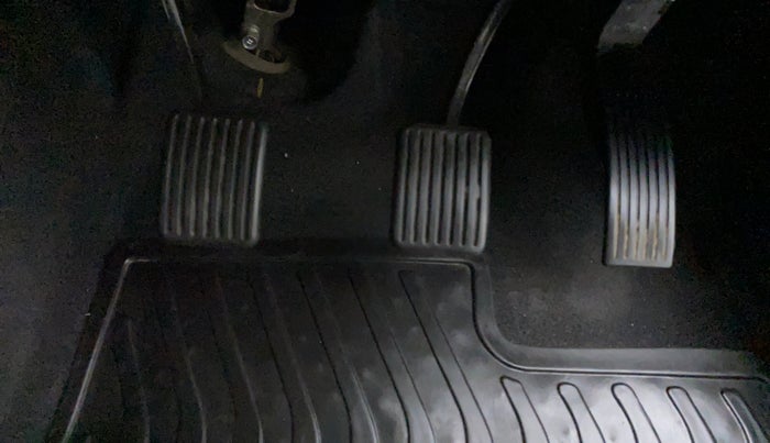 2018 Hyundai NEW SANTRO SPORTZ 1.1, Petrol, Manual, 15,643 km, Pedals