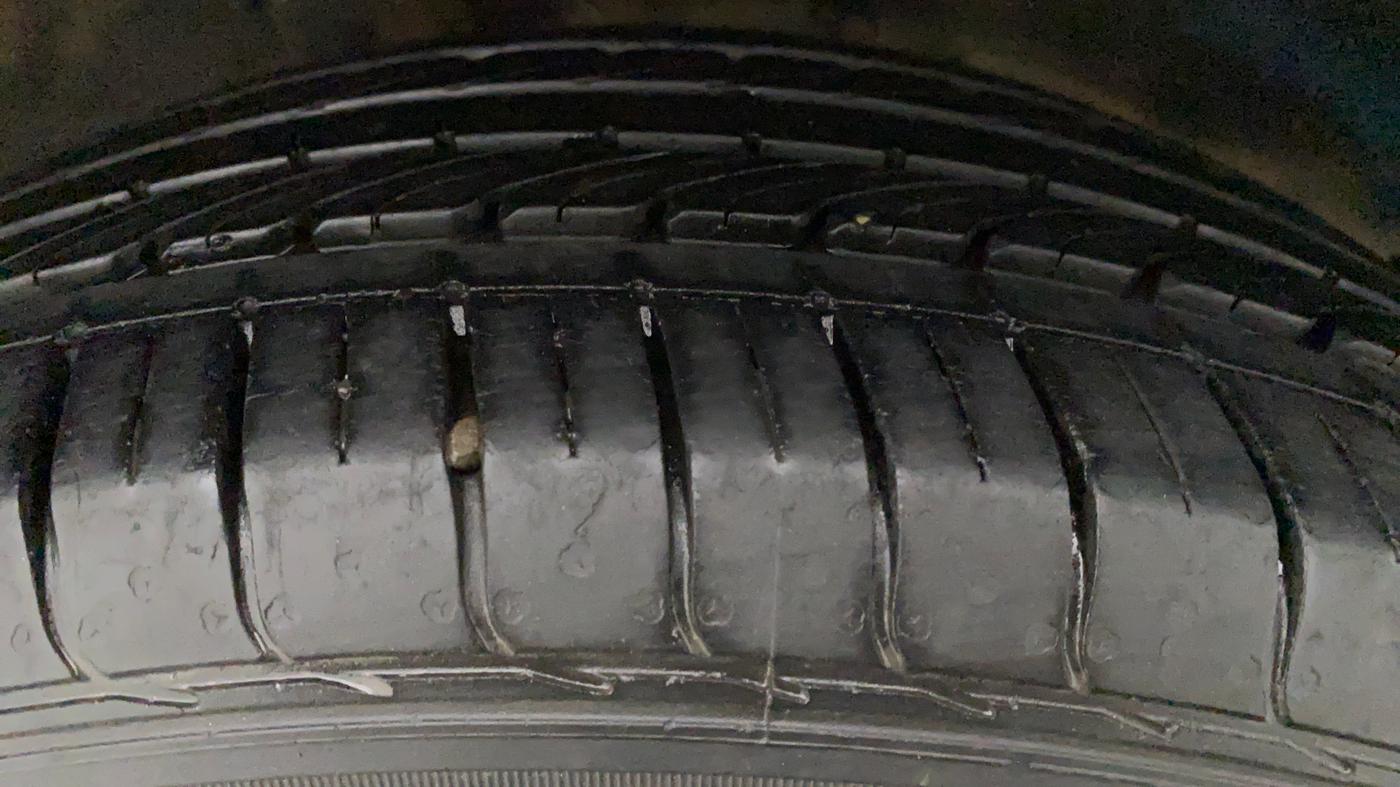 2018 Tata NEXON XM PETROL, Petrol, Manual, 28,931 km, Left Front Tyre Tread