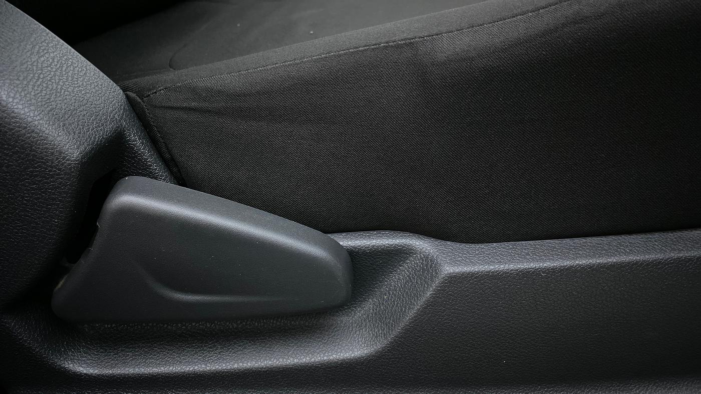 2016 Renault Kwid RXL, Petrol, Manual, 22,747 km, Driver Side Adjustment Panel