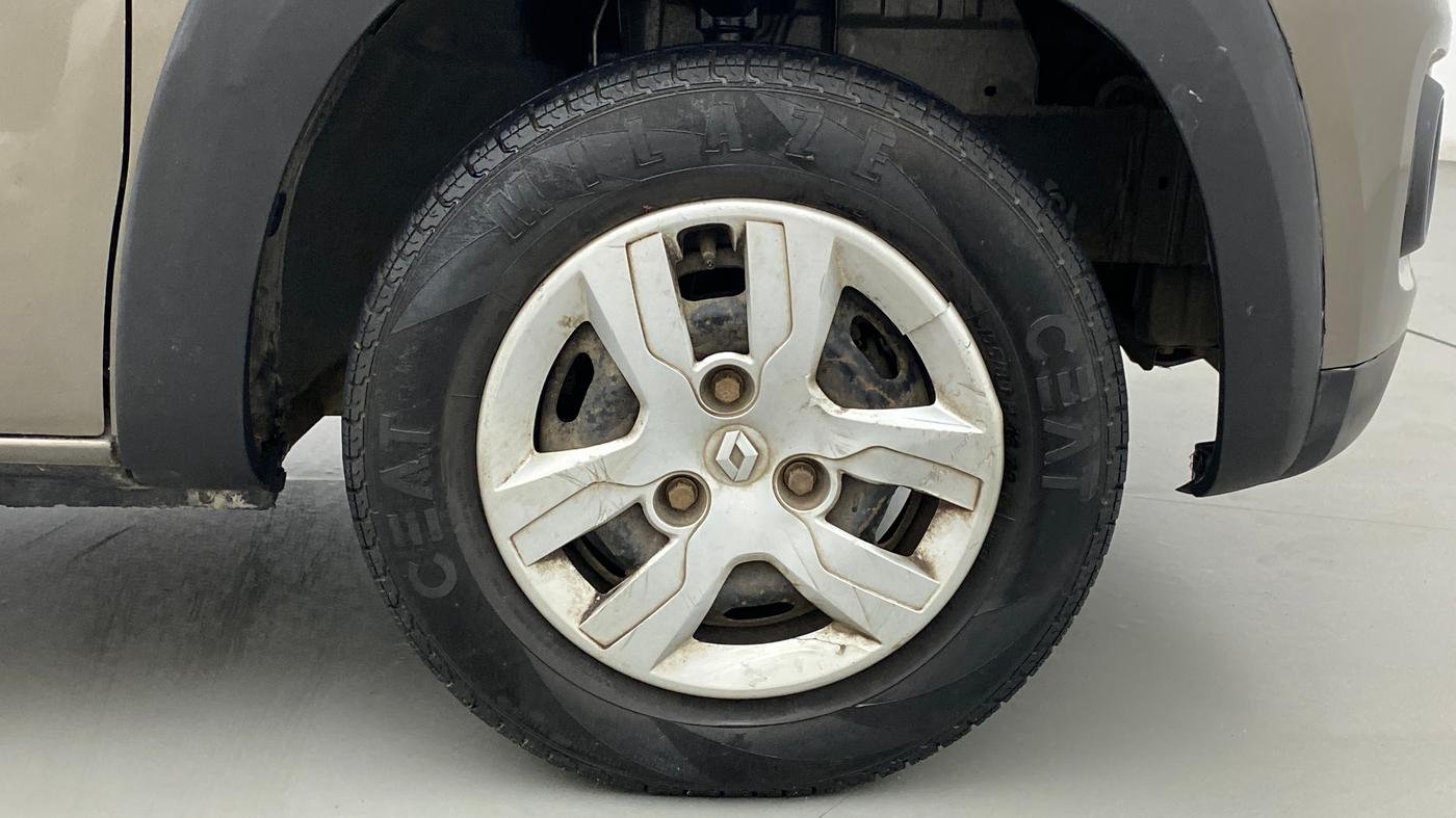 2016 Renault Kwid RXL, Petrol, Manual, 22,747 km, Right Front Wheel