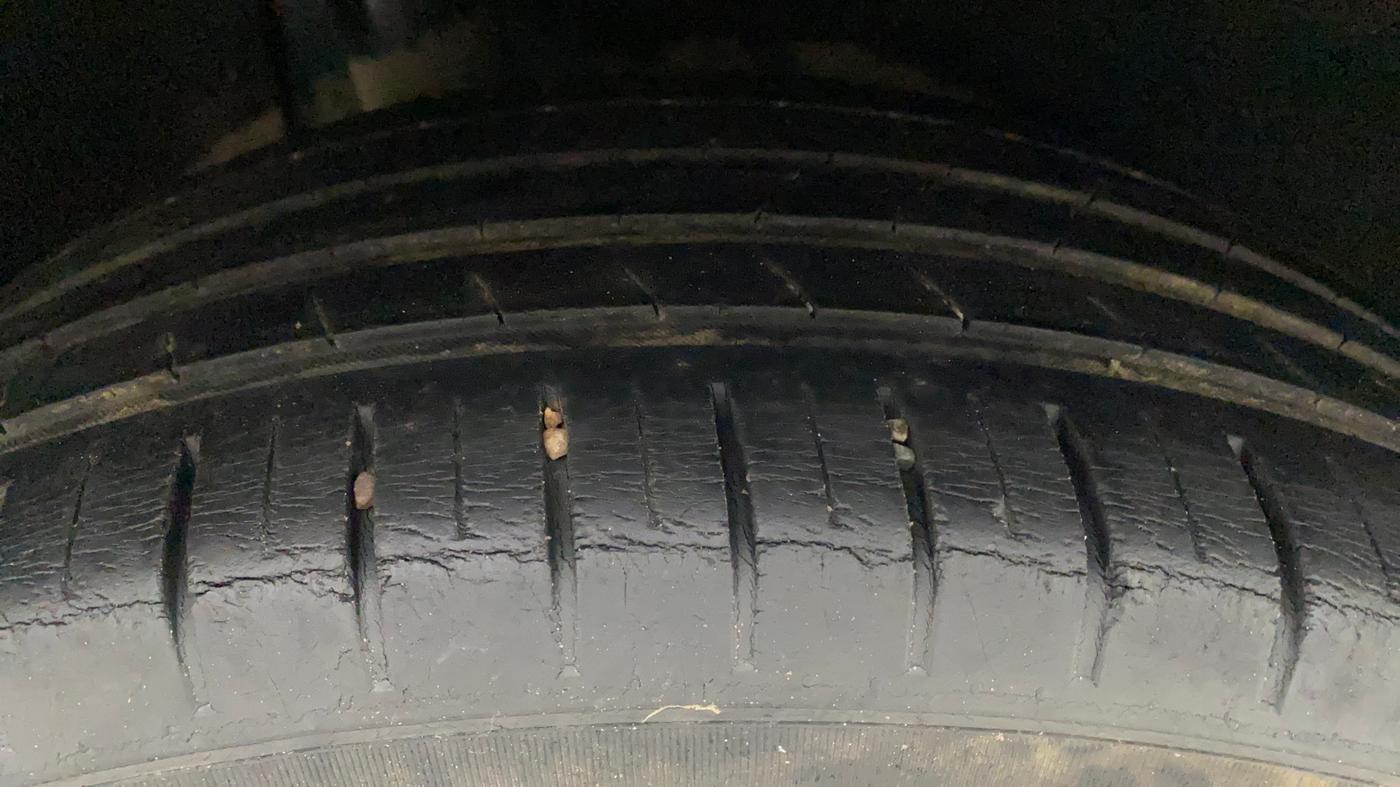2016 Maruti Baleno ALPHA PETROL 1.2, Petrol, Manual, 91,980 km, Right Rear Tyre Tread