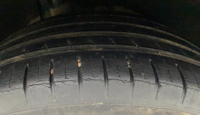 2016 Maruti Baleno ALPHA PETROL 1.2, Petrol, Manual, 91,980 km, Right Rear Tyre Tread