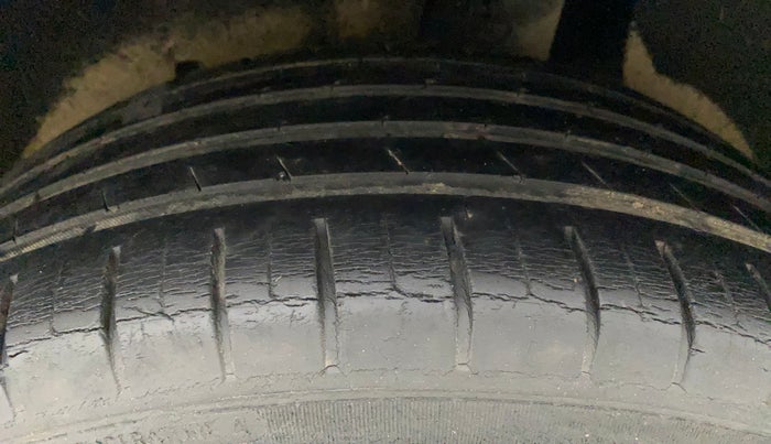 2016 Maruti Baleno ALPHA PETROL 1.2, Petrol, Manual, 91,980 km, Left Rear Tyre Tread