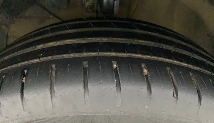 2016 Maruti Baleno ALPHA PETROL 1.2, Petrol, Manual, 91,980 km, Left Front Tyre Tread