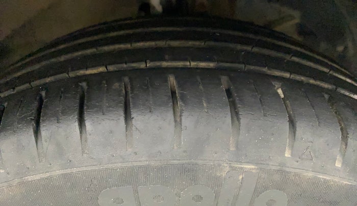 2016 Maruti Baleno ALPHA PETROL 1.2, Petrol, Manual, 91,980 km, Right Front Tyre Tread