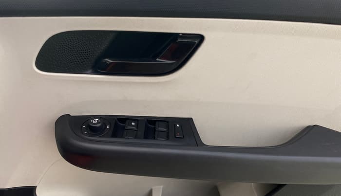 2021 Tata ALTROZ XT PETROL, Petrol, Manual, 51,137 km, Driver Side Door Panels Control