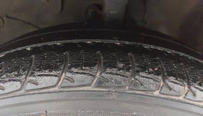 2015 Honda Amaze 1.2L I-VTEC SX, Petrol, Manual, 51,423 km, Left Front Tyre Tread