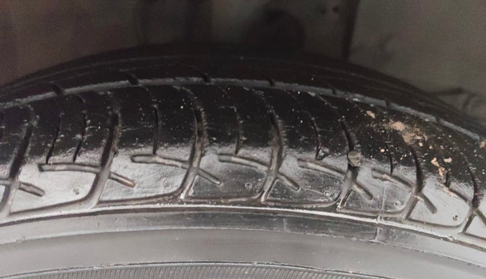 2015 Honda Amaze 1.2L I-VTEC SX, Petrol, Manual, 51,423 km, Right Front Tyre Tread