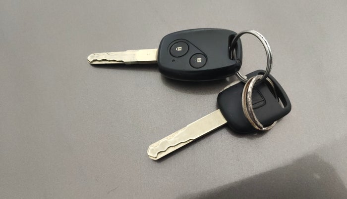 2015 Honda Amaze 1.2L I-VTEC SX, Petrol, Manual, 51,423 km, Key Close Up