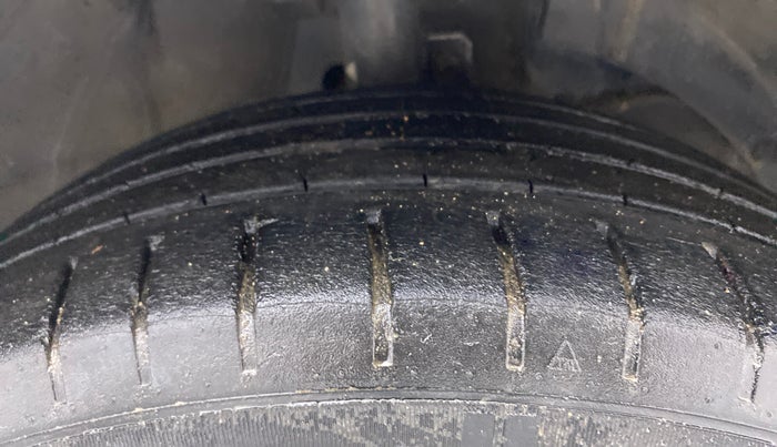 2019 Toyota Glanza V CVT, Petrol, Automatic, 39,014 km, Right Front Tyre Tread