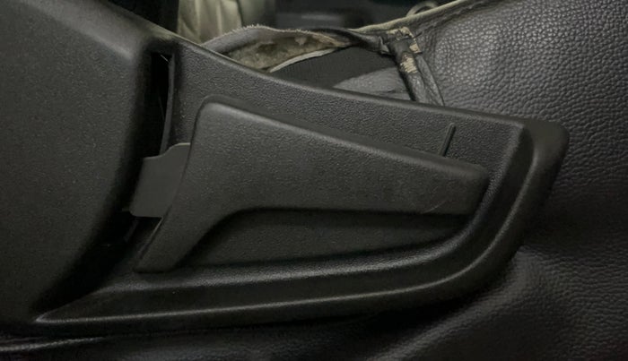 2020 Maruti S PRESSO VXI+, Petrol, Manual, 34,505 km, Driver Side Adjustment Panel