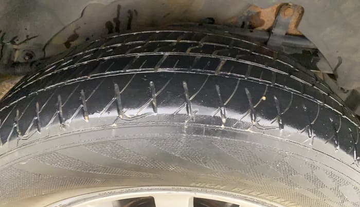 2017 Mahindra XUV500 W10, Diesel, Manual, 72,010 km, Left Rear Tyre Tread
