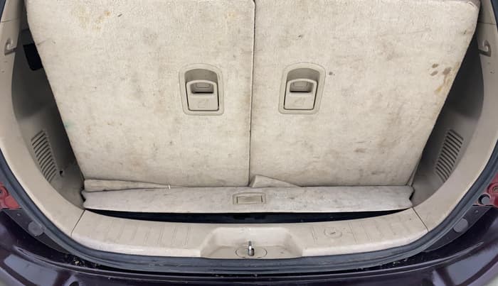 2017 Mahindra XUV500 W10, Diesel, Manual, 72,010 km, Boot Inside