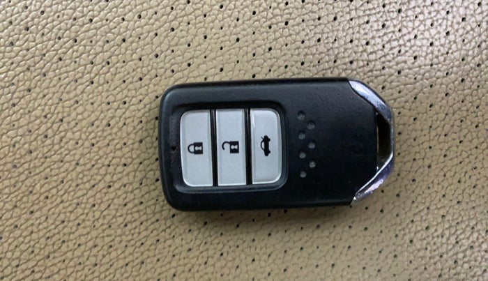 2015 Honda City 1.5L I-VTEC VX (O) MT, Petrol, Manual, 69,943 km, Key Close Up