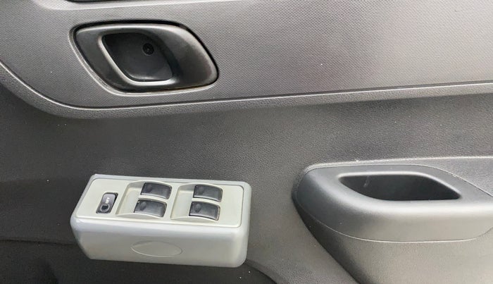 2016 Renault Kwid RXL, Petrol, Manual, 27,353 km, Driver Side Door Panels Control