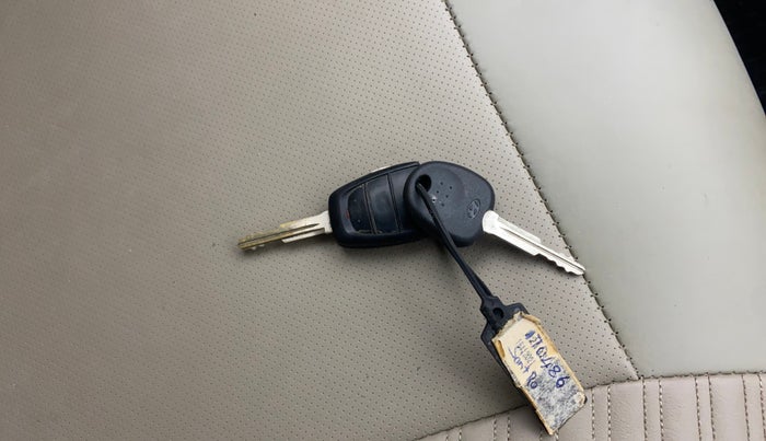 2021 Hyundai NEW SANTRO SPORTZ MT, Petrol, Manual, 43,306 km, Key Close Up