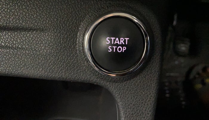 2018 Renault Captur RXT PETROL DUAL TONE, Petrol, Manual, 60,975 km, Keyless Start/ Stop Button