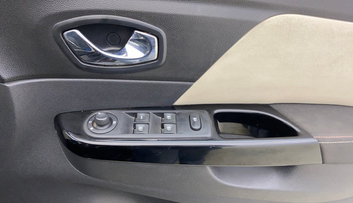 2018 Renault Captur RXT PETROL DUAL TONE, Petrol, Manual, 60,975 km, Driver Side Door Panels Control