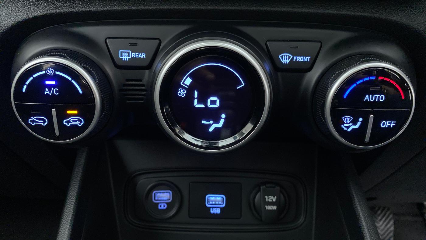 2019 Hyundai VENUE 1.0L Turbo GDI SX MT, Petrol, Manual, 18,852 km, Automatic Climate Control