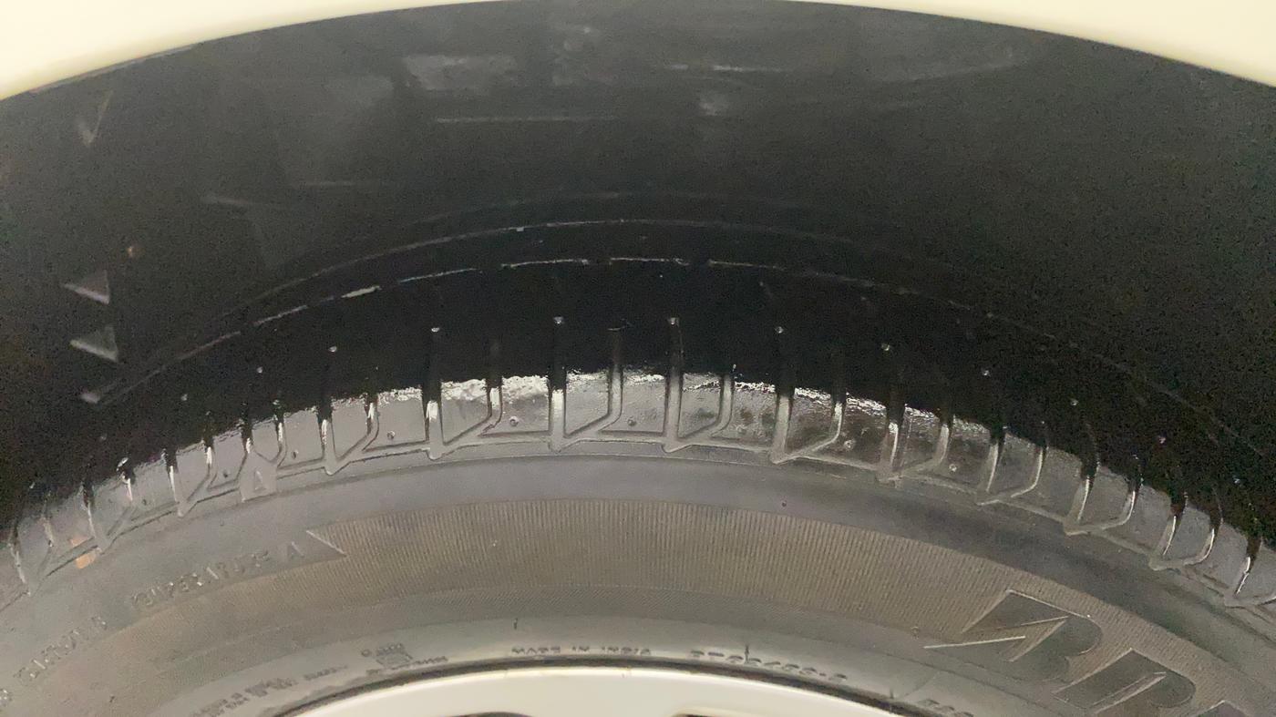 2014 Renault Scala RXL DIESEL, Diesel, Manual, 1,15,480 km, Left Front Tyre Tread