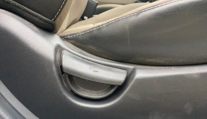 2014 Hyundai Xcent BASE 1.2, Petrol, Manual, 14,432 km, Driver Side Adjustment Panel