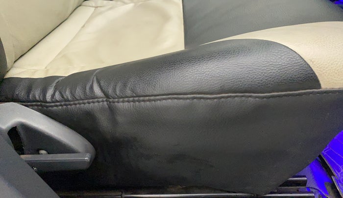 2016 Maruti Alto 800 LXI, Petrol, Manual, 42,496 km, Driver Side Adjustment Panel