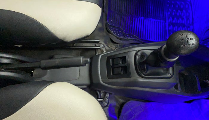 2016 Maruti Alto 800 LXI, Petrol, Manual, 42,496 km, Gear Lever