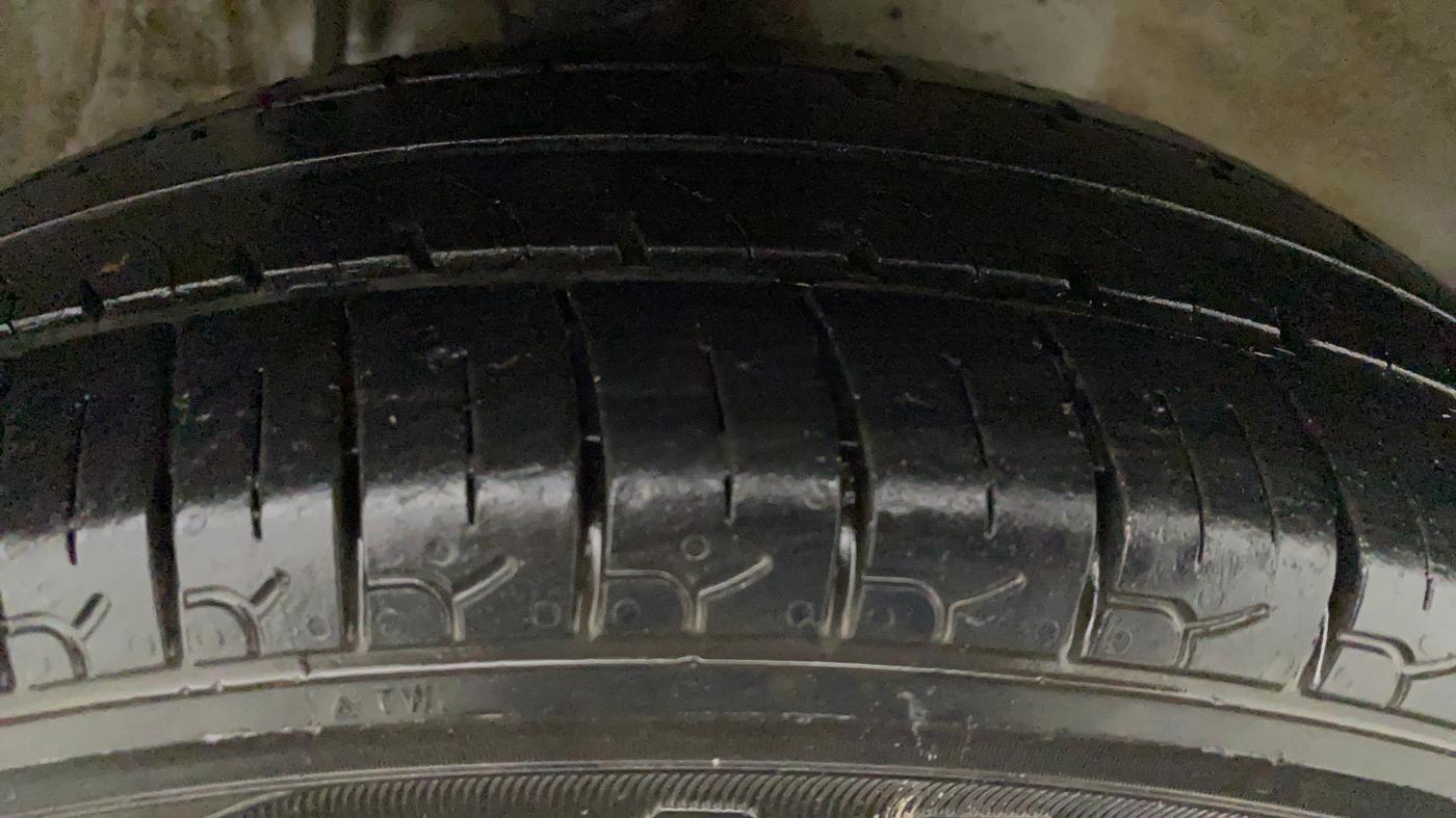 2016 Maruti Alto 800 LXI, Petrol, Manual, 42,496 km, Right Front Tyre Tread