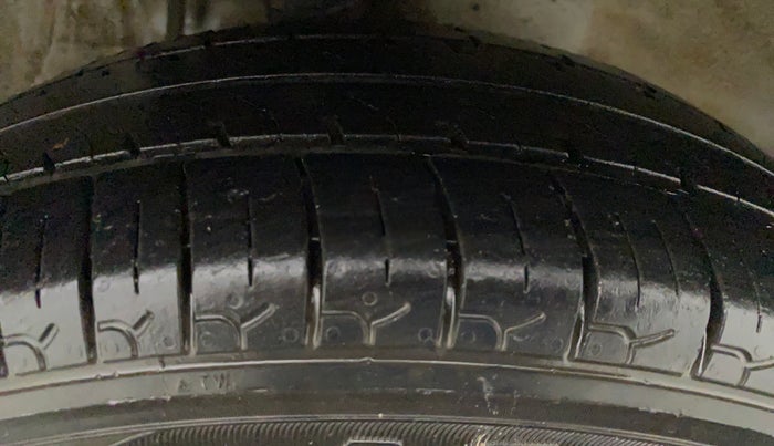 2016 Maruti Alto 800 LXI, Petrol, Manual, 42,496 km, Right Front Tyre Tread