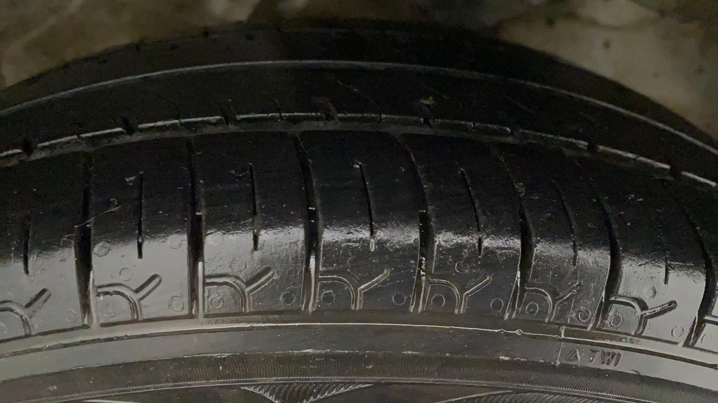 2016 Maruti Alto 800 LXI, Petrol, Manual, 42,496 km, Right Rear Tyre Tread
