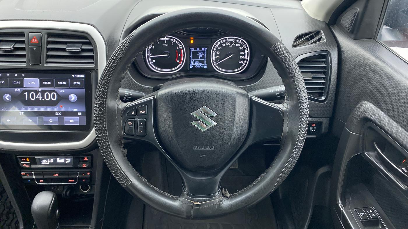 2022 Maruti BREZZA VXI AT SMART HYBRID, Petrol, Automatic, 15,524 km, Steering Wheel Close Up