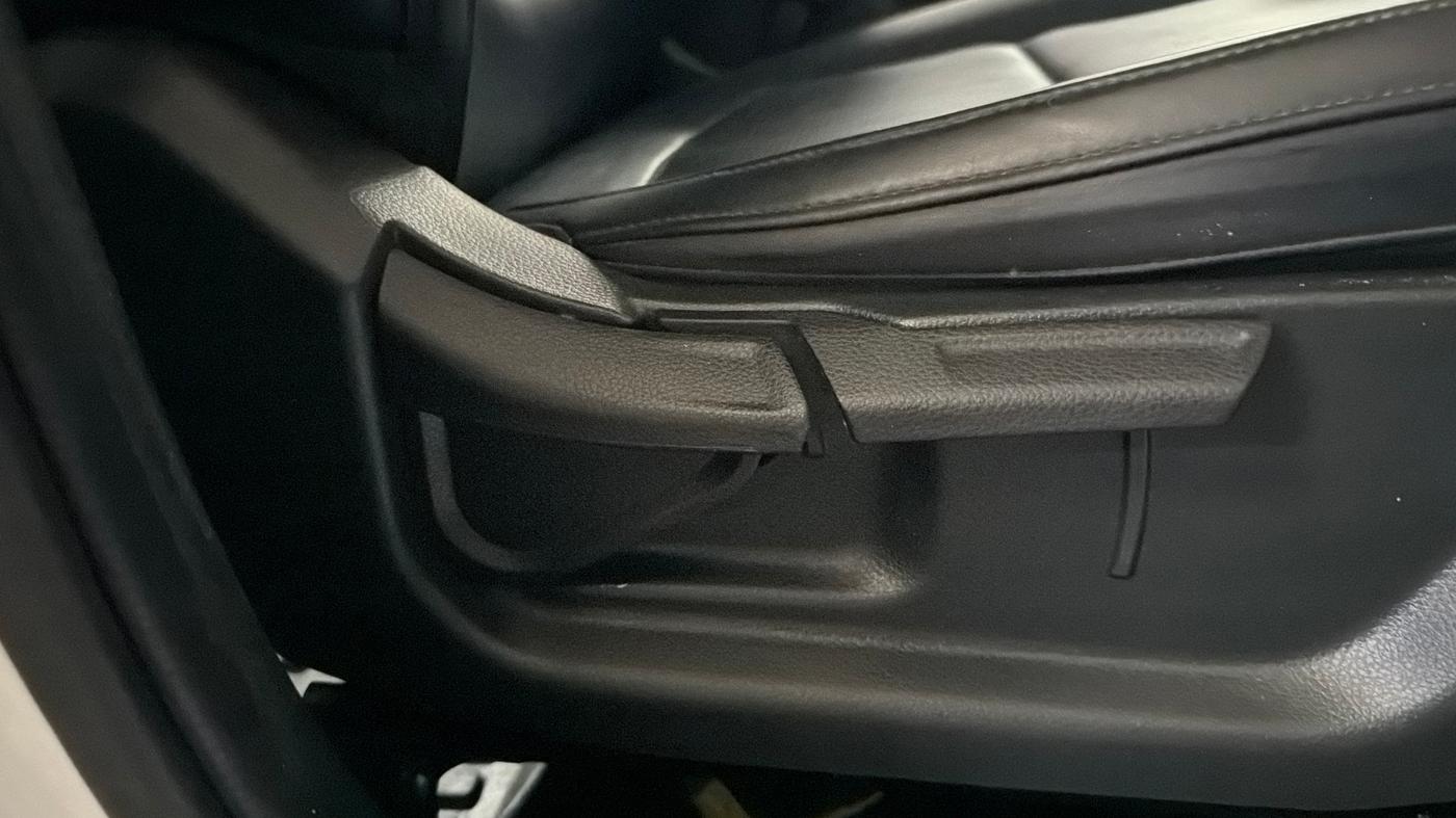 2023 KIA CARENS PREMIUM 1.5 PETROL 7 STR, Petrol, Manual, 91,193 km, Driver Side Adjustment Panel