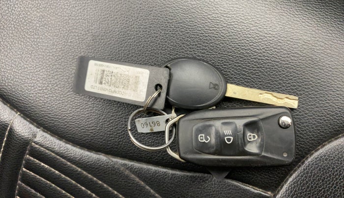 2019 Tata Tiago XZ PLUS DUAL TONE PETROL, Petrol, Manual, 89,104 km, Key Close Up