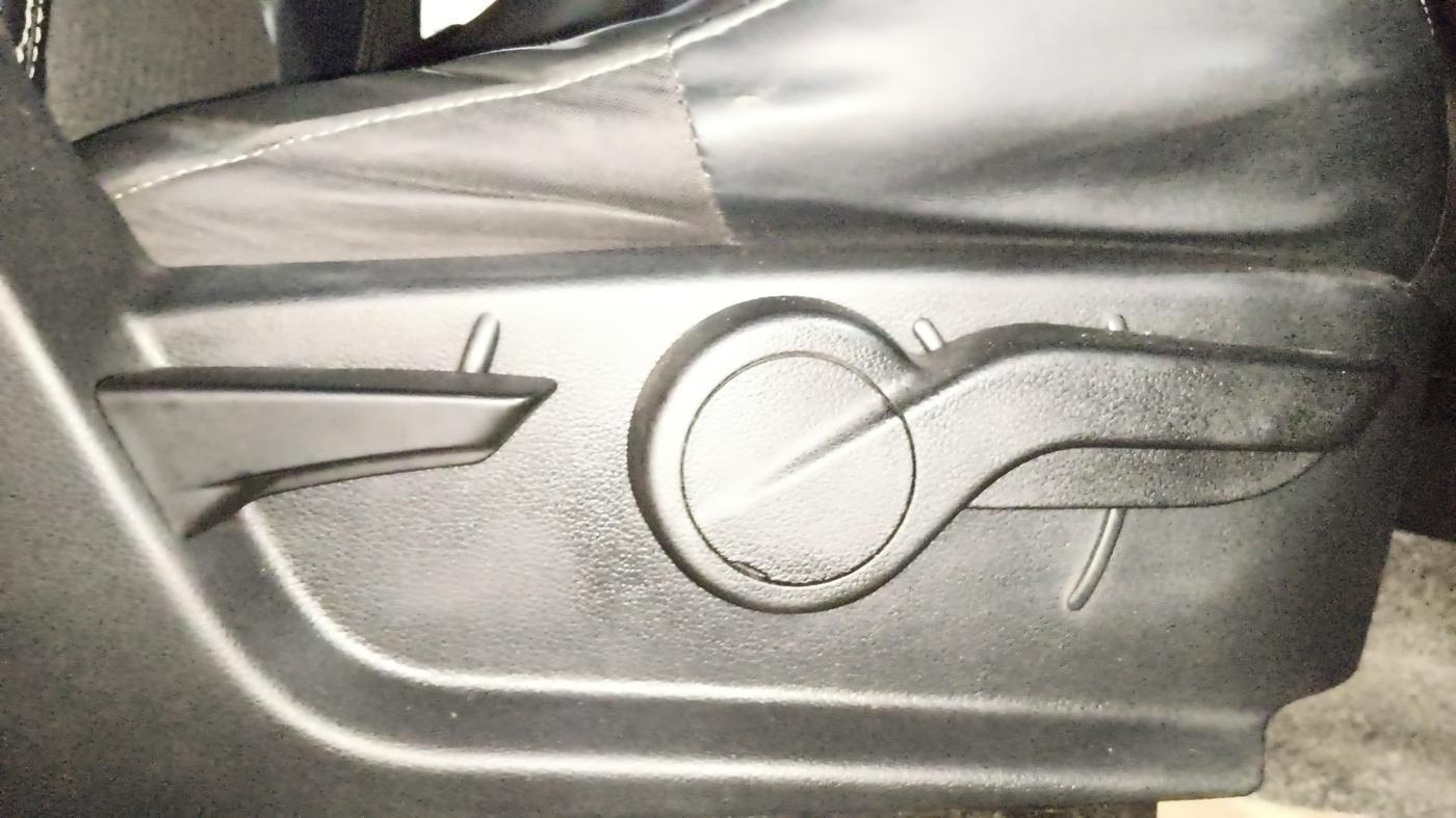 2021 Mahindra Thar LX D AT 4WD HT, Diesel, Automatic, 1,00,425 km, Driver Side Adjustment Panel