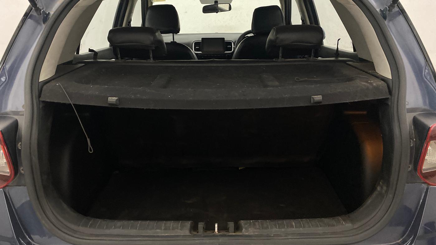 2021 Hyundai VENUE SX 1.5 CRDI, Diesel, Manual, 74,298 km, Boot Inside
