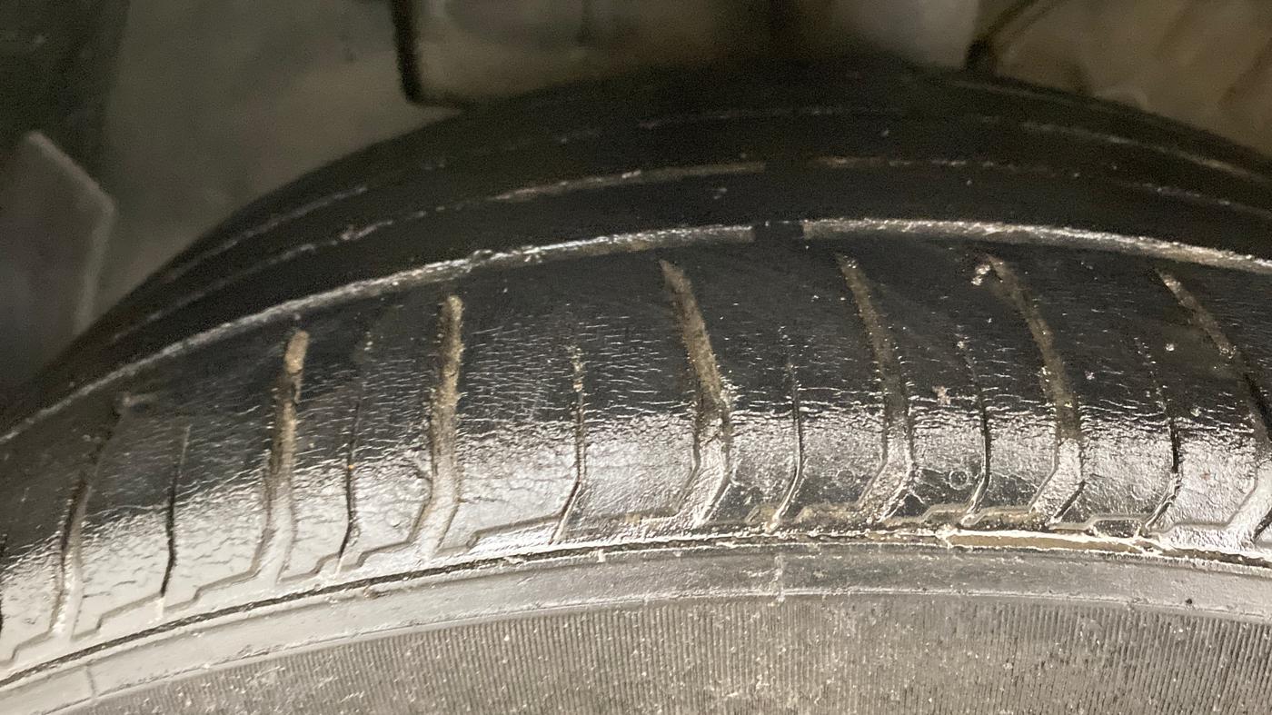 2021 Hyundai VENUE SX 1.5 CRDI, Diesel, Manual, 74,298 km, Left Front Tyre Tread