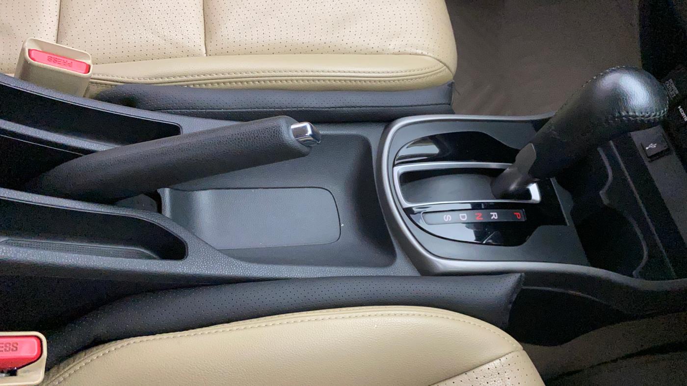 2017 Honda City 1.5L I-VTEC VX CVT, Petrol, Automatic, 93,542 km, Gear Lever
