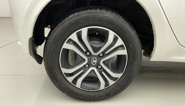 2022 Tata Tiago XZ PLUS CNG, CNG, Manual, 6,889 km, Right Rear Wheel