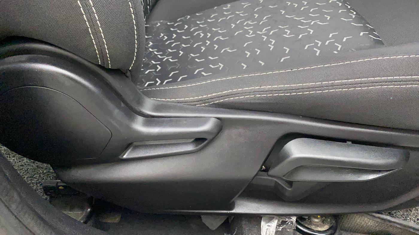 2022 Tata Tiago XZ PLUS CNG, CNG, Manual, 6,889 km, Driver Side Adjustment Panel