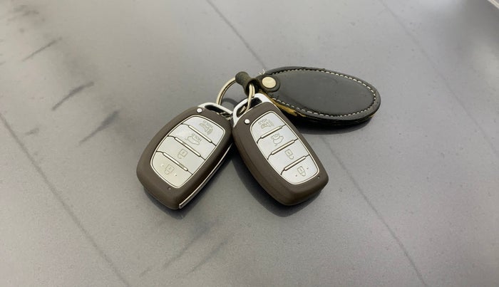 2021 Hyundai NEW I20 ASTA (O) 1.0 TURBO GDI DCT, Petrol, Automatic, 37,692 km, Key Close Up