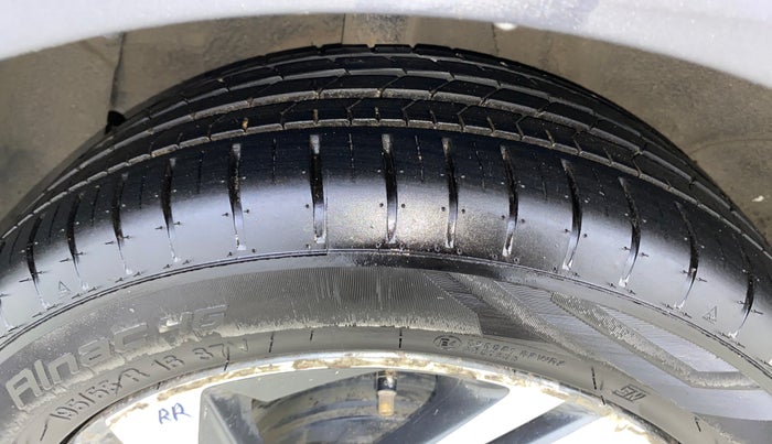 2021 Hyundai NEW I20 ASTA (O) 1.0 TURBO GDI DCT, Petrol, Automatic, 37,692 km, Right Rear Tyre Tread