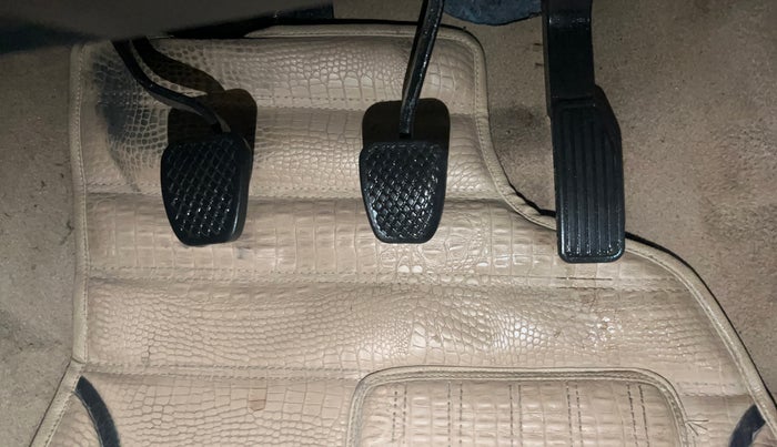 2016 Honda City 1.5L I-VTEC V MT, Petrol, Manual, 1,05,691 km, Pedals