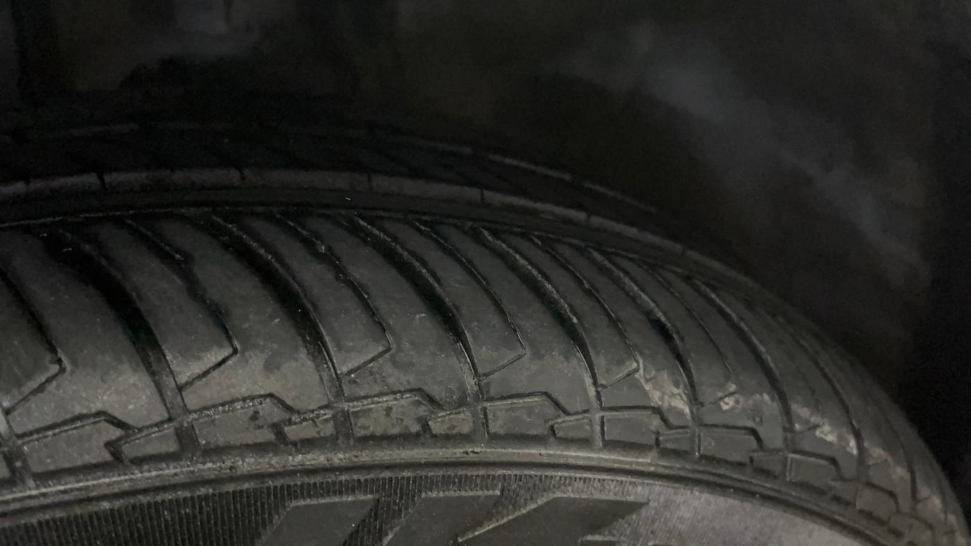 2016 Honda City 1.5L I-VTEC V MT, Petrol, Manual, 1,06,030 km, Left Front Tyre Tread