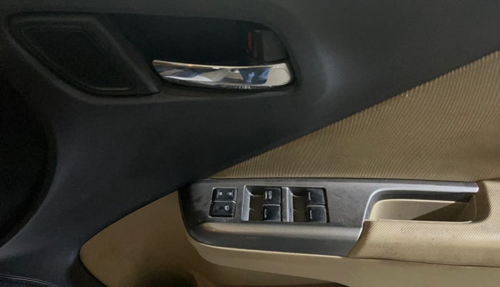 2016 Honda City 1.5L I-VTEC V MT, Petrol, Manual, 1,05,691 km, Driver Side Door Panels Control