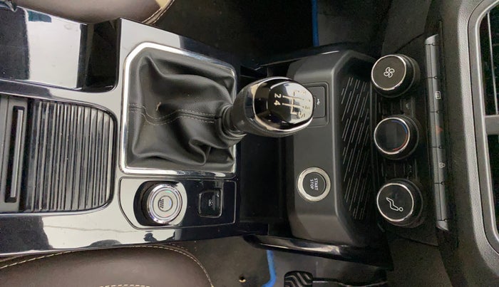 2022 Renault Kiger RXZ MT, Petrol, Manual, 35,730 km, Gear Lever