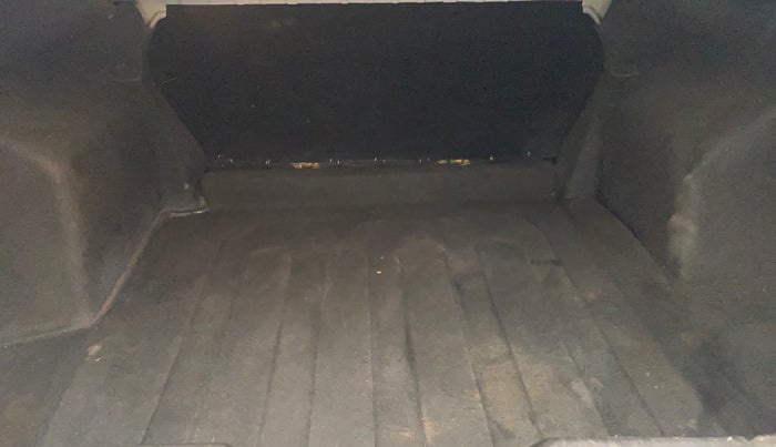 2013 Chevrolet Sail 1.2 LT ABS, Petrol, Manual, 87,619 km, Boot Inside