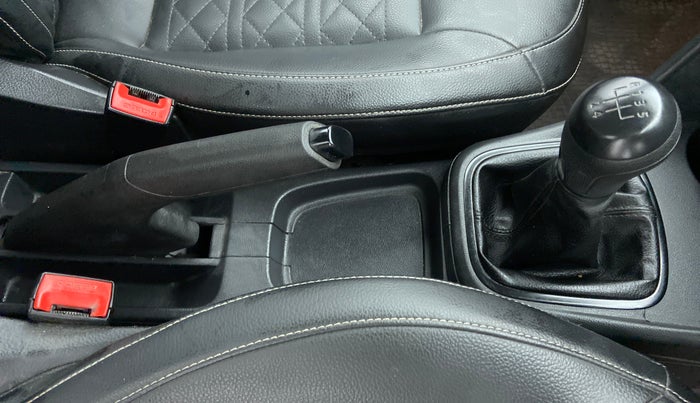 2017 Volkswagen Polo COMFORTLINE 1.2L PETROL, Petrol, Manual, 29,257 km, Gear Lever