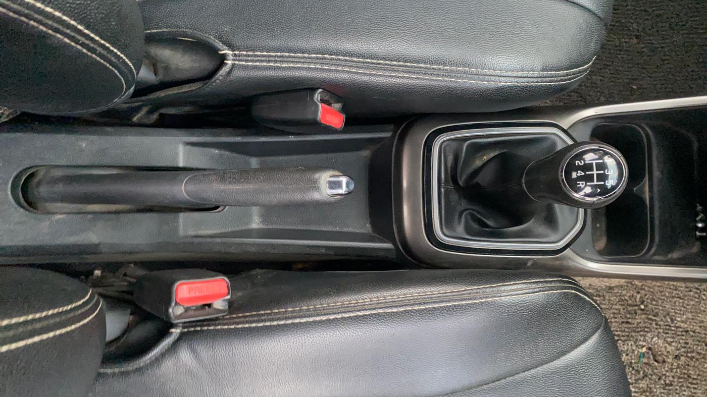 2018 Maruti IGNIS ALPHA 1.2, Petrol, Manual, 25,039 km, Gear Lever