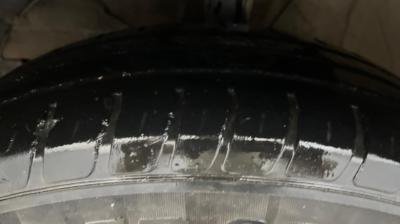 2021 Maruti Dzire VXI AMT, Petrol, Automatic, 49,452 km, Left Front Tyre Tread